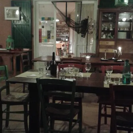 Bed & Breakfast Agriturismo La Rosa Canina 3*